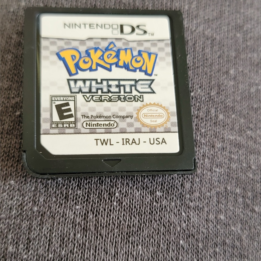 Pokemon White 1 DS game